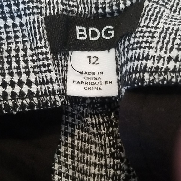 Shorts - Picture 3 of 3